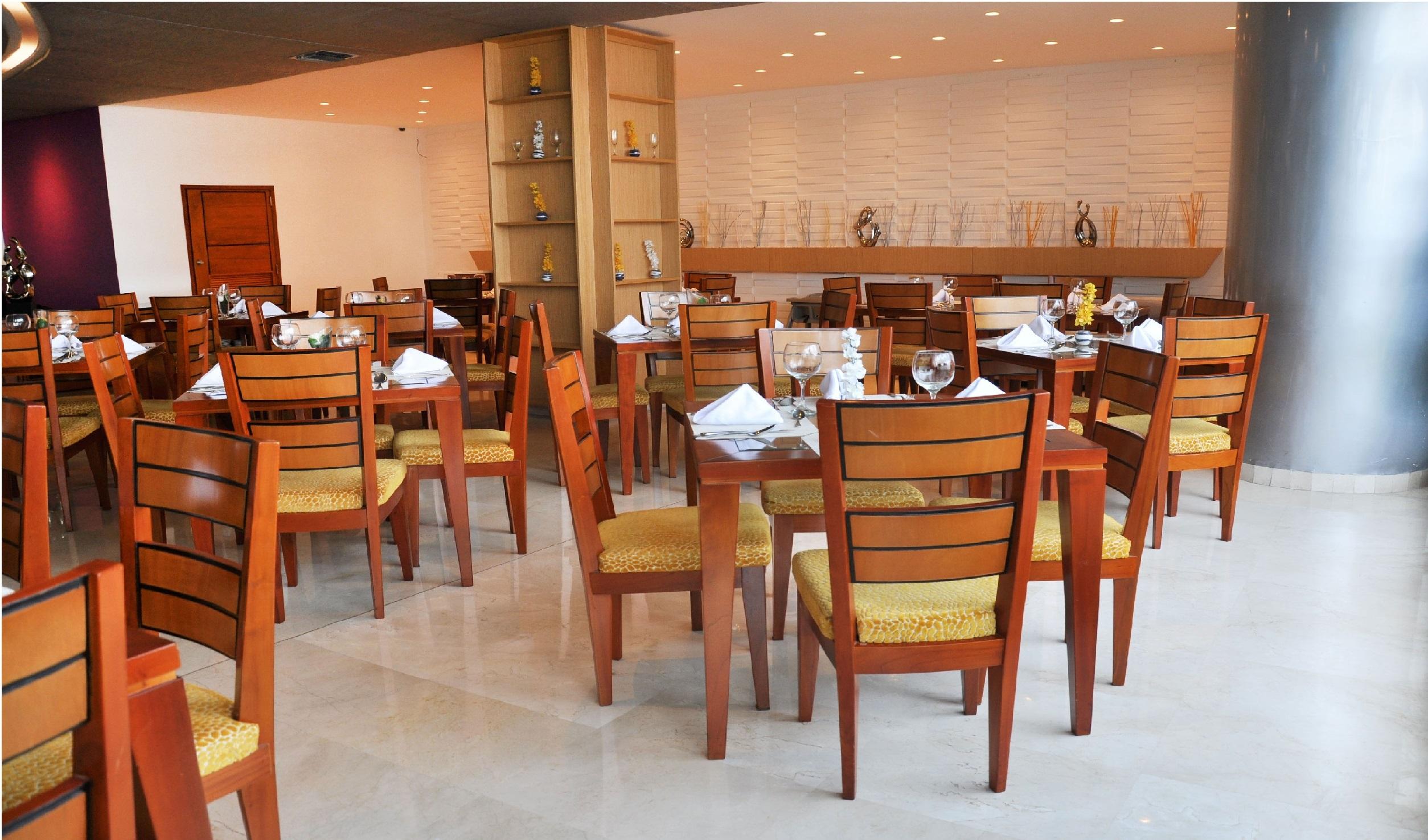 Hotel Atrium Plaza บาร์รังกีญา ภายนอก รูปภาพ