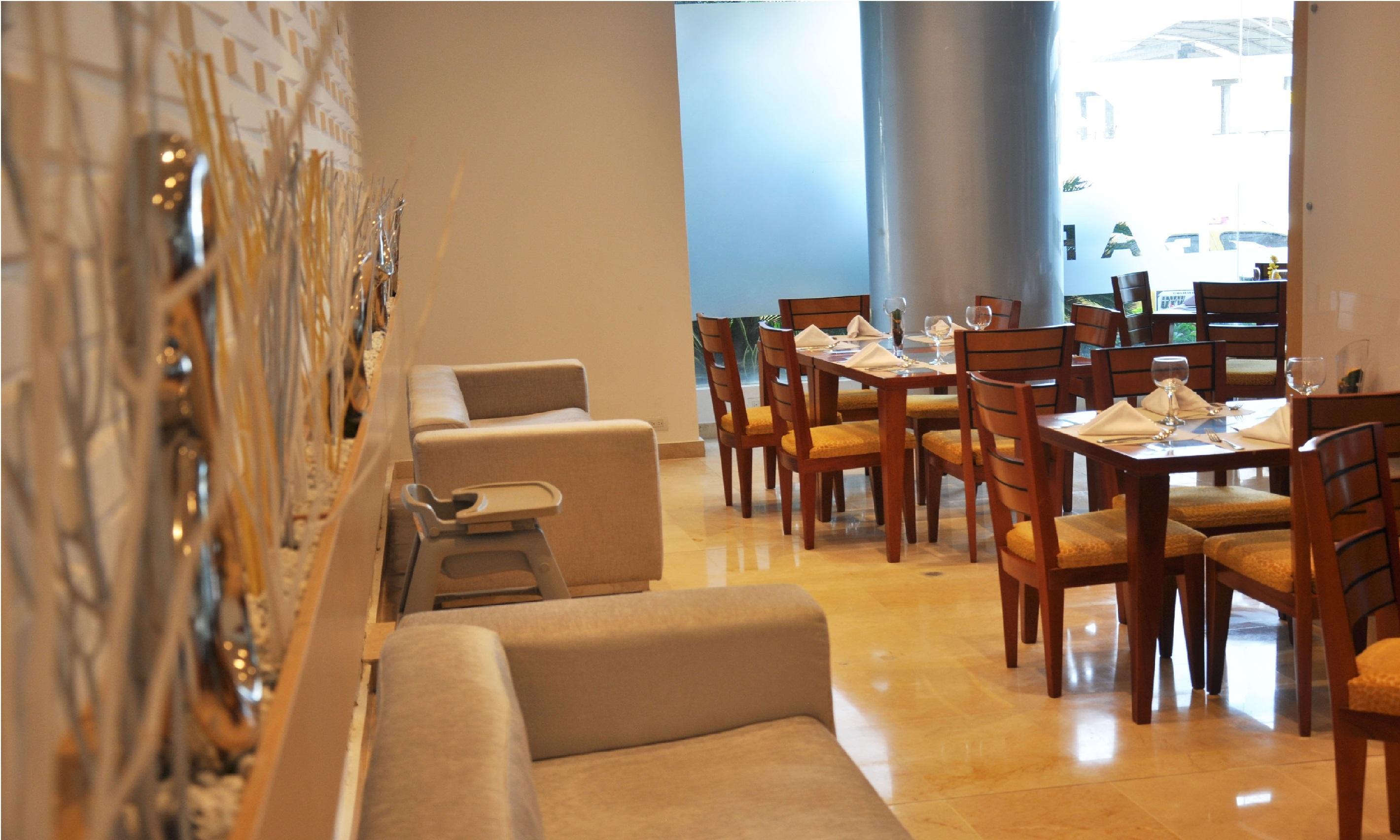 Hotel Atrium Plaza บาร์รังกีญา ภายนอก รูปภาพ