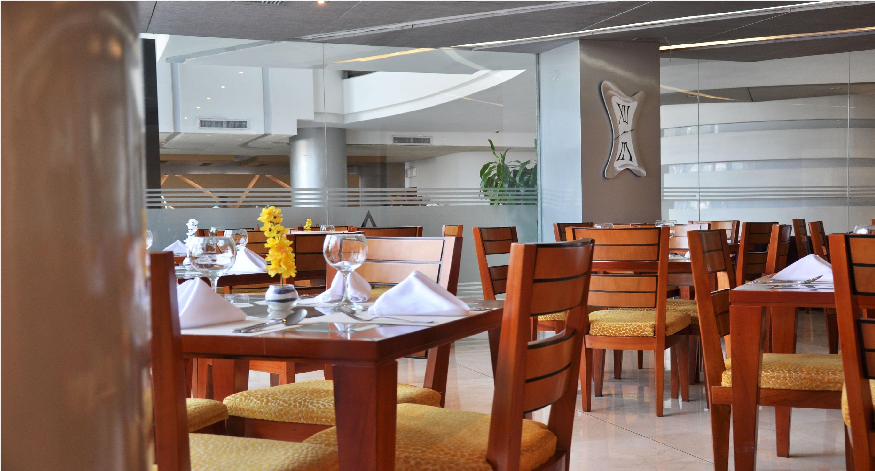 Hotel Atrium Plaza บาร์รังกีญา ภายนอก รูปภาพ
