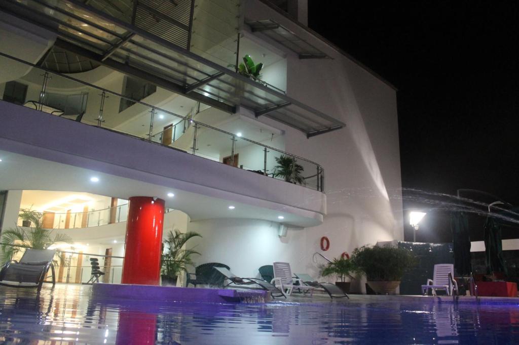 Hotel Atrium Plaza บาร์รังกีญา ภายนอก รูปภาพ