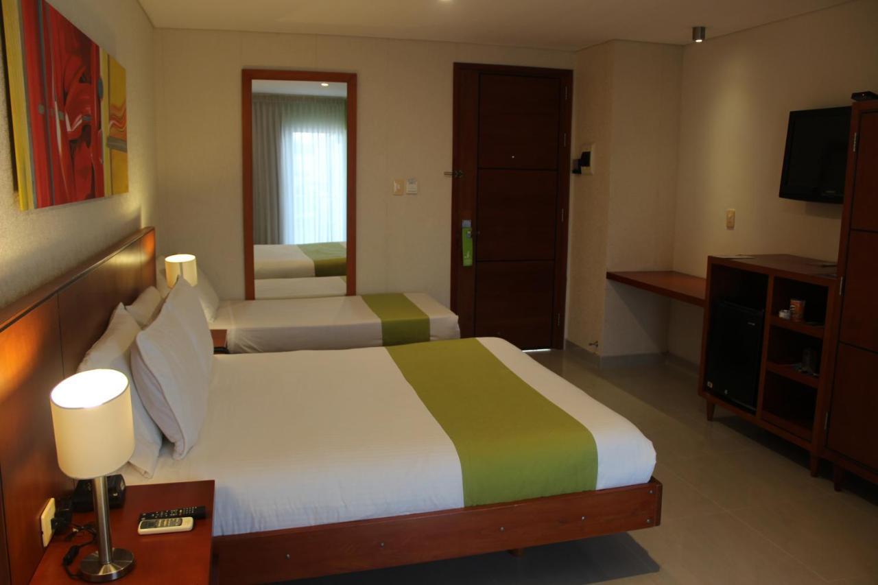Hotel Atrium Plaza บาร์รังกีญา ภายนอก รูปภาพ