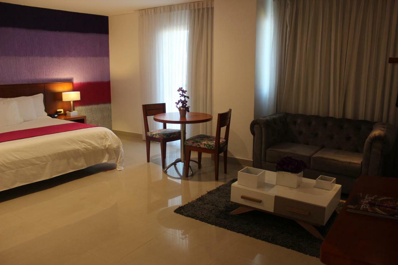 Hotel Atrium Plaza บาร์รังกีญา ภายนอก รูปภาพ